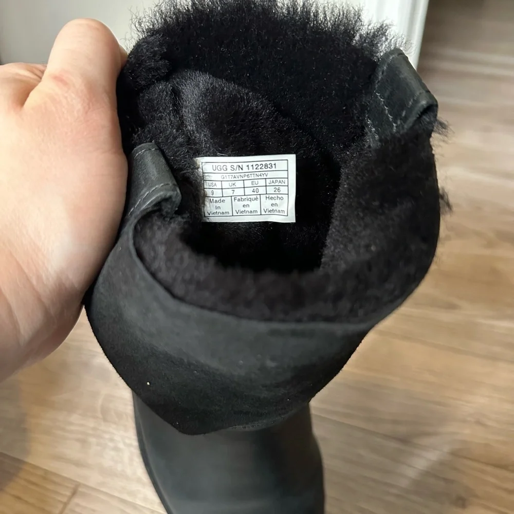 Ugg Romely Short Boot Black